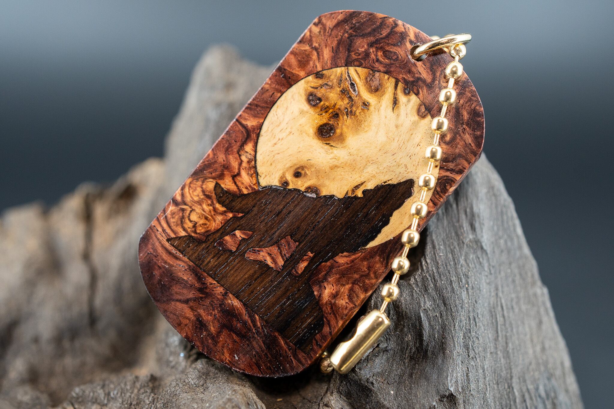 【最高峰の瘤材】ホンジュラスローズウッド 瘤杢 ドッグタグ 象嵌 月と狼
