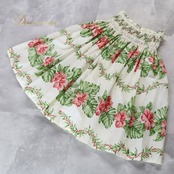 フラダンス 衣装 パウスカート ホワイト系 RHQuilt ハイビスカス柄 モンステラ柄 ハワイアンプリント アロハ フラ ダンス 白 緑 赤 シングル スカート フレア 華やか 鮮やか かわいい おしゃれ レッスン 練習 リゾート カジュアル