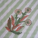 ブロックプリント生地【50cm単位】インド綿 片耳デザイン付き ストライプ/花柄 白×グリーン×オレンジ #56726-WT2