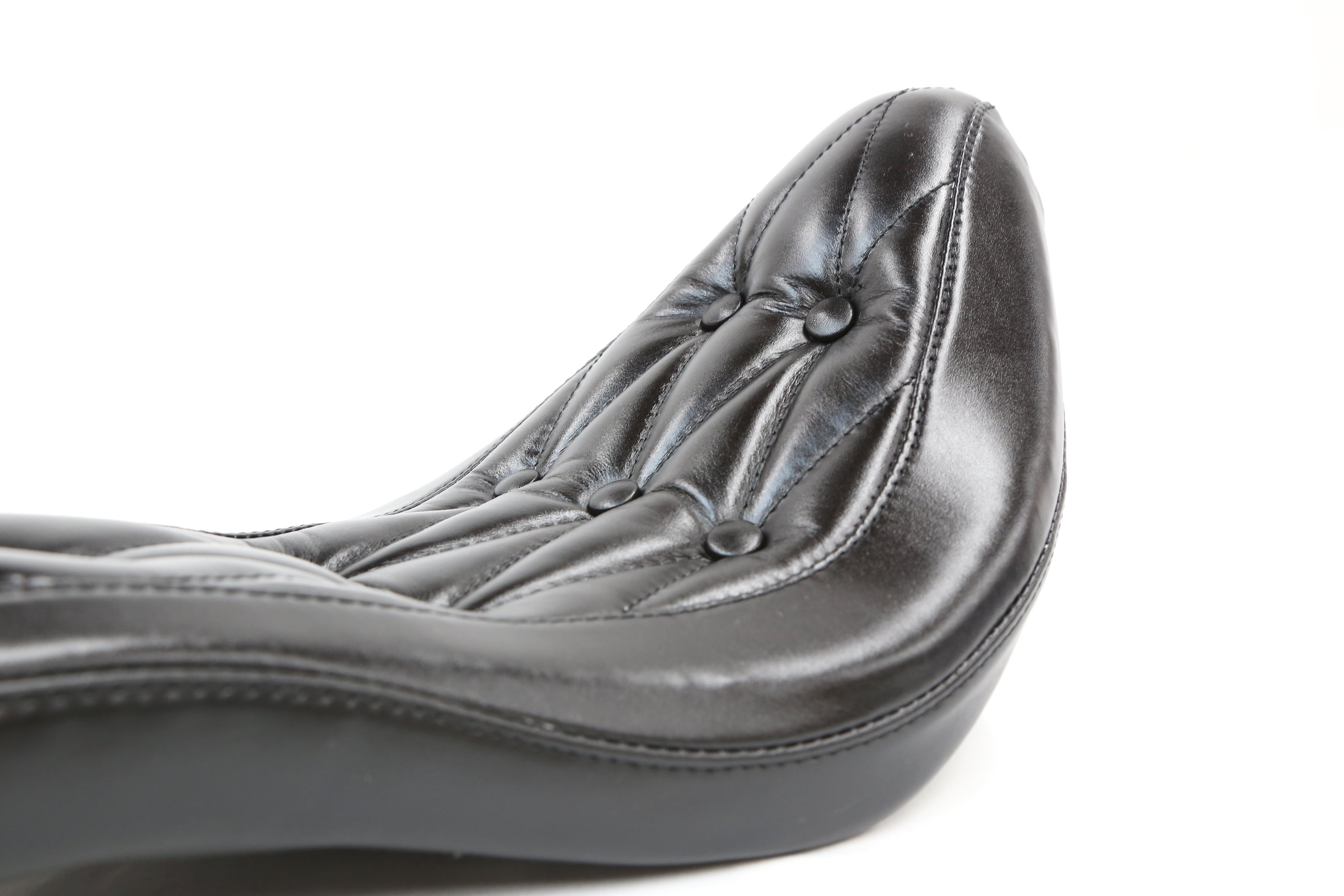 ジュリアーリ　ダイヤモンドステッチコブラシート ジュリアーリ ダイヤモンドステッチコブラシート