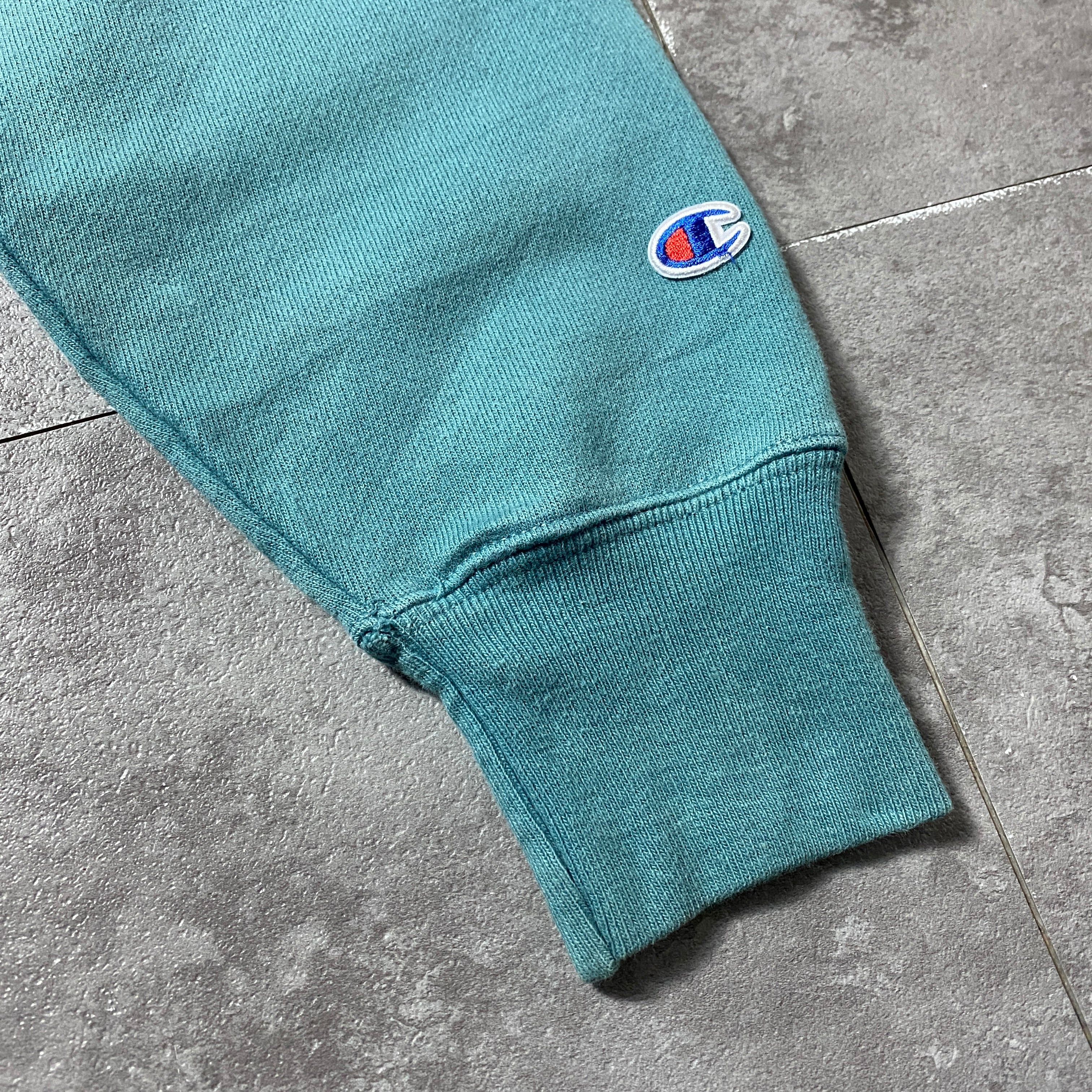 00's チャンピオン リバースウィーブ 刺繍ワンポイント ブラック スウェット Champion（チャンピオン） 【ボーナスストア 誰でも+5% 1/25 0:00〜1