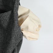 INTERIM / INDIA WOOL CLASSIC HERRINGBONE WITH LEATHER PIPING 2-TUCK STRAIGHT SLACKS
