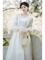 【0147】White Simple Back Ribbon Long Sleeve Dress