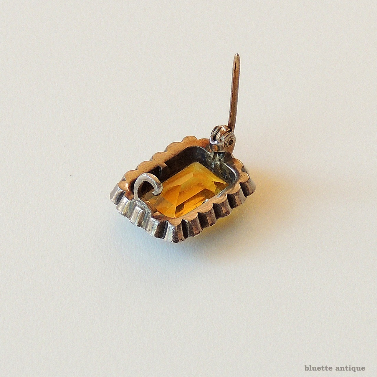 アンティーク レースピン ブローチ(シトリンカラーガラスメイン)