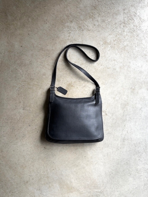 COSTA RICA製 OLD COACH HIPPIE FLAP “LEATHER SHOULDER BAG”