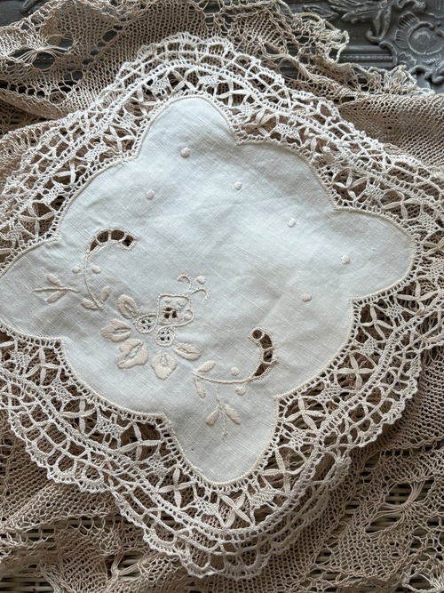 フランスVintage ドイリー ボビンレース カットワーク スクエア 手刺繍 敷物 インテリア小物