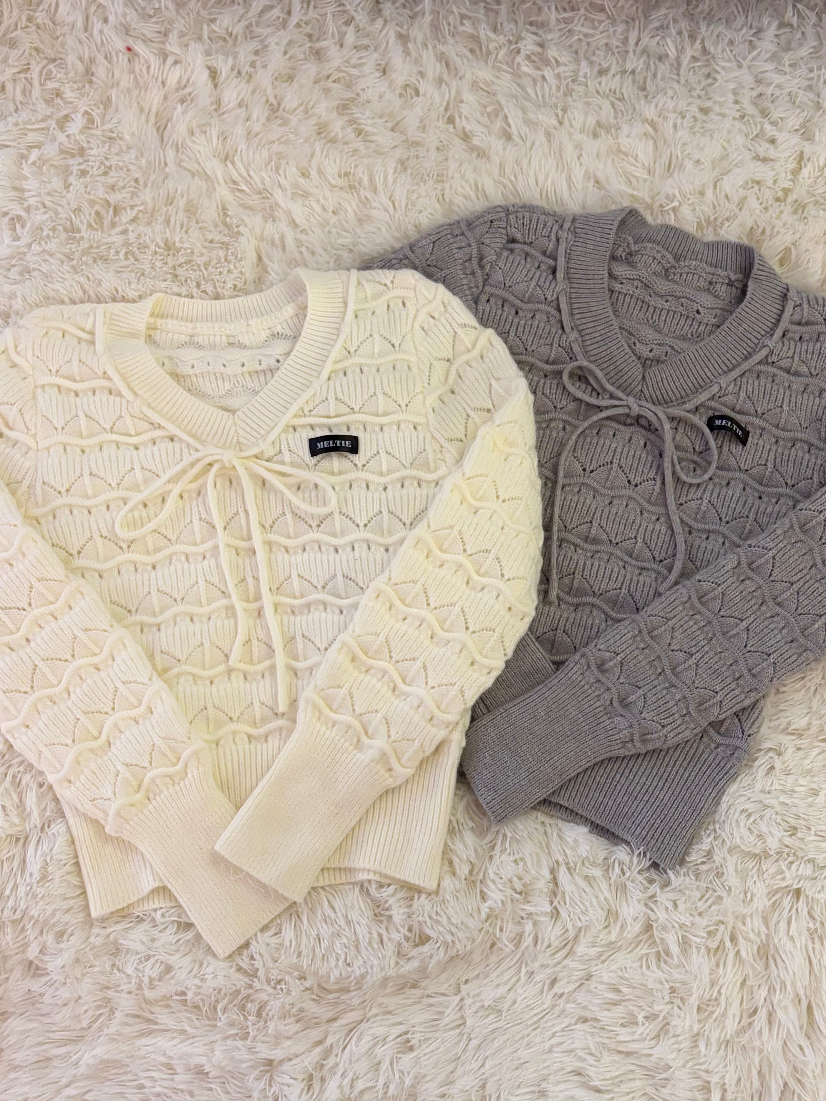 Ribbon V-Neck Knit