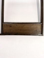 神代色の木肌が美しい衣桁