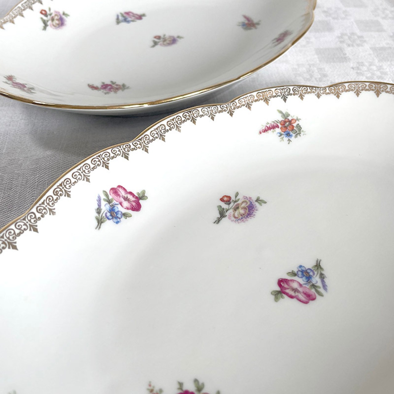 ラヴィエ　オーバルプレート　中皿　小花散る白磁 12twdz14-2