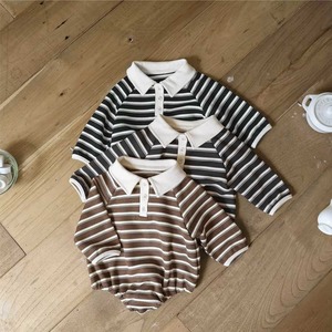 【BABY】韓国風　POLOボーダーロンパース