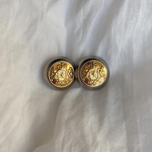 button pierce/earring