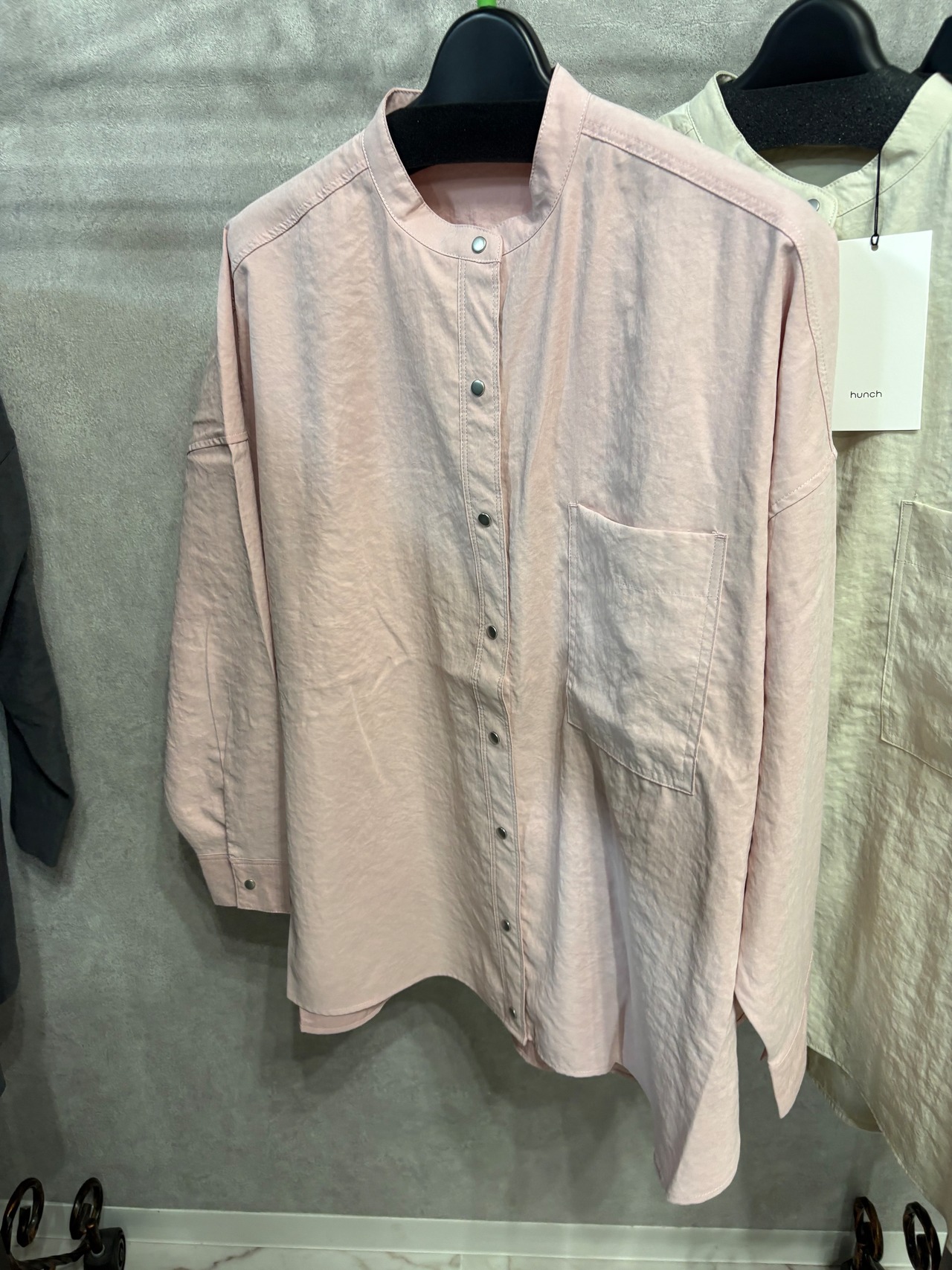 【hunch】ピーチスキンシャツ　バンドカラーシャツ　WLN5372