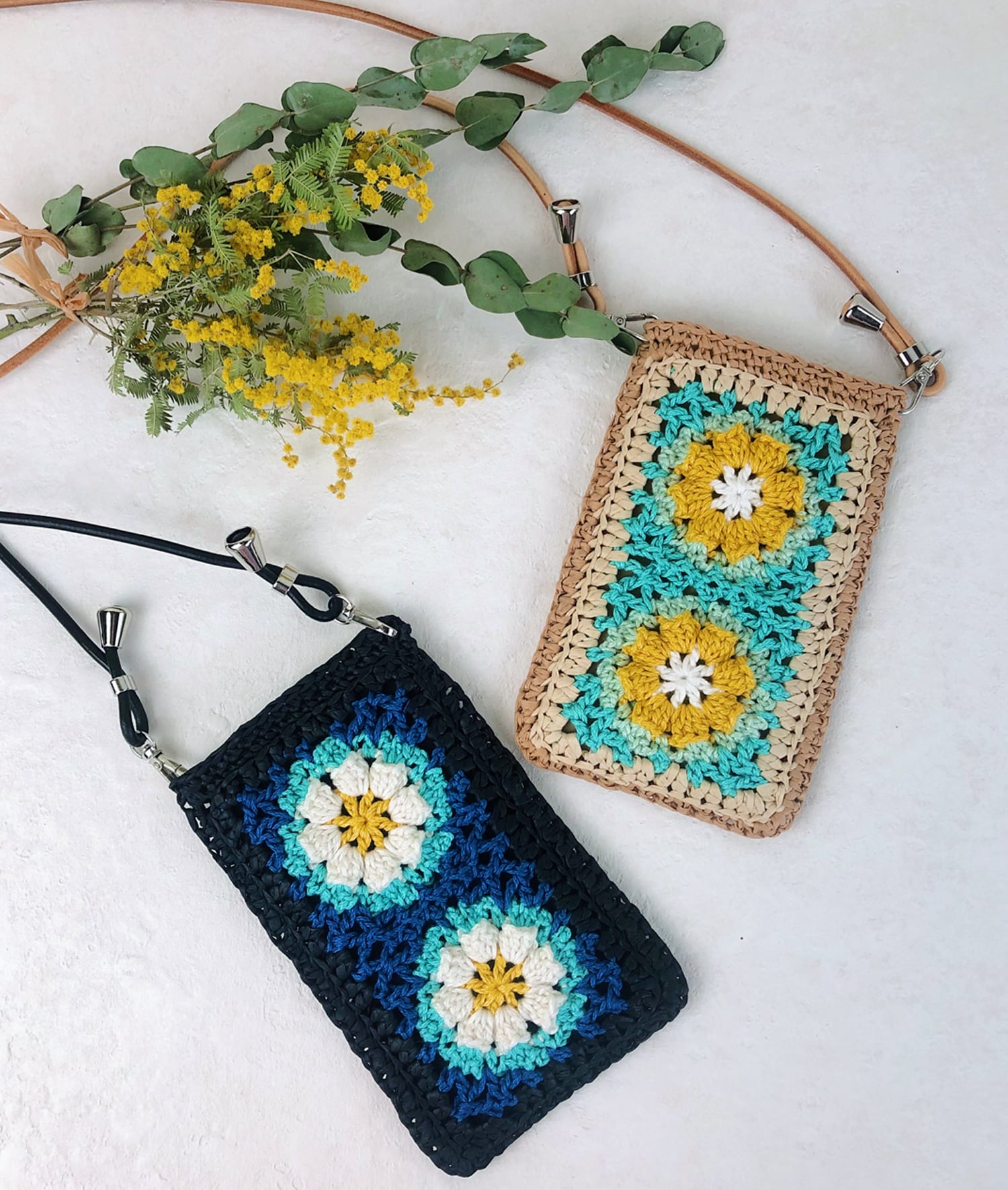 かぎ針モチーフ繋ぎのスマホショルダーポシェット