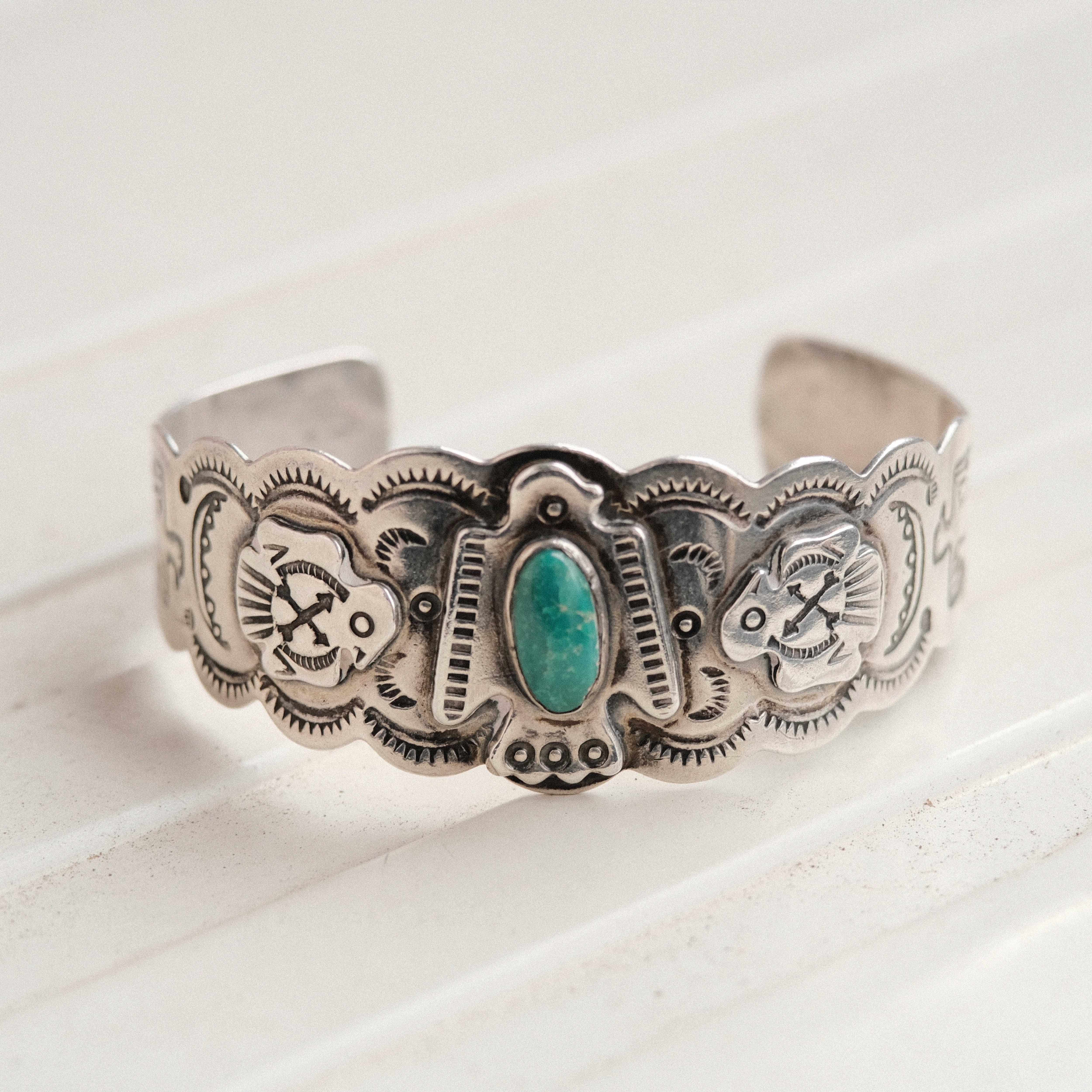 フレッドハービーバングル　サンダーバード Silver and turquois Fred Harvey Style Thunderbird bangle | H2 Vintage
