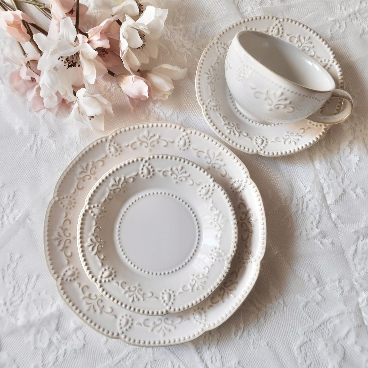 最安値！送料無料！アンティーク加工されたオフホワイト大きな枠！配送料8600円込 Antique relief dish / アンティーク レリーフ ディッシュ 16cm