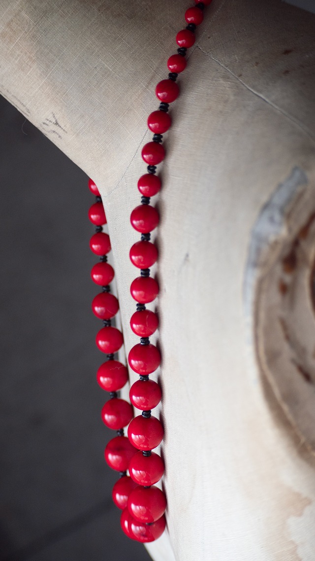 unknown used Graduated red beads necklace