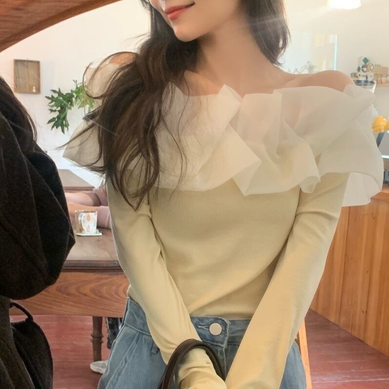 トップス レディース カットソー 袖あり 長袖 オフショルダー オフショル スリム 細身 フリル 肌見せ かわいい 大人可愛い シンプル カジュアル フェミニン おしゃれ お洒落 セクシー おとな こなれ感 ラフ ラブリー キュート ガーリー ルーズ 個性的 レトロ 抜け感 無地 学生 通学 デート お出かけ 女子会 休日 旅行 カフェ巡り 街歩き S M L アプリコット ブラック 黒 春 夏 秋 誕生日 10代 20代 30代 40代 ママ 女性用 韓国 着回し 普段使い 体型カバー モテ 送料無料