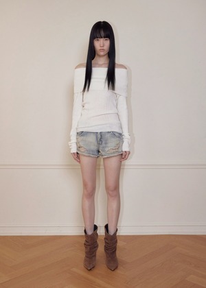 [BOHEMSEO] SILHOUETTE OPEN-SHOULDER KNIT, IVORY 正規品 韓国ブランド 韓国通販 韓国代行 韓国ファッション BOHEMIAN SEOUL ボヘミアンソウル 日本 店舗