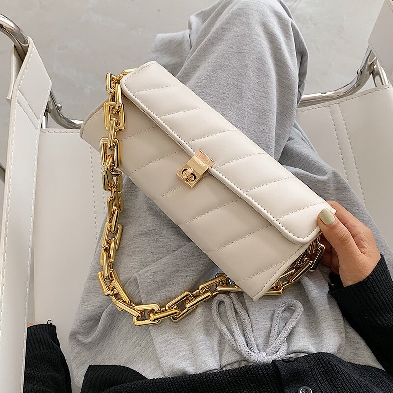 オールマッチインレディーススモールバッグ2020新しいトレンディなファッションチェーンショルダーバッグネットレッドフレンチアンダーアームスモールスクエアバッグ 手作りハンドバック85776646054