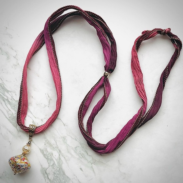 ローズピンククリムトネックレス