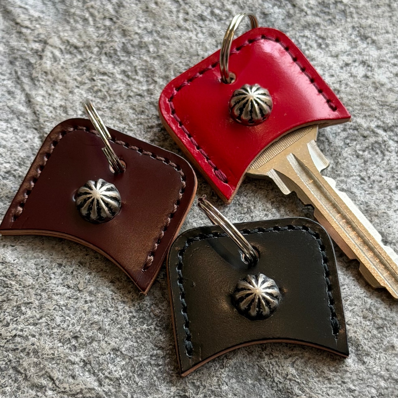 【限定商品】キーカバー スタッズ コードバン