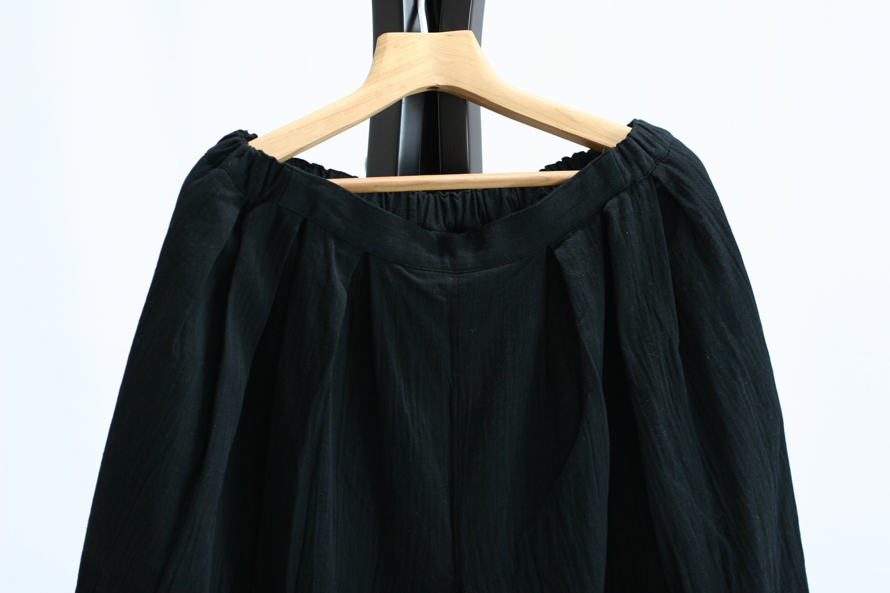 【ROBE de PEAU】Wide tuck culottes（RS018）