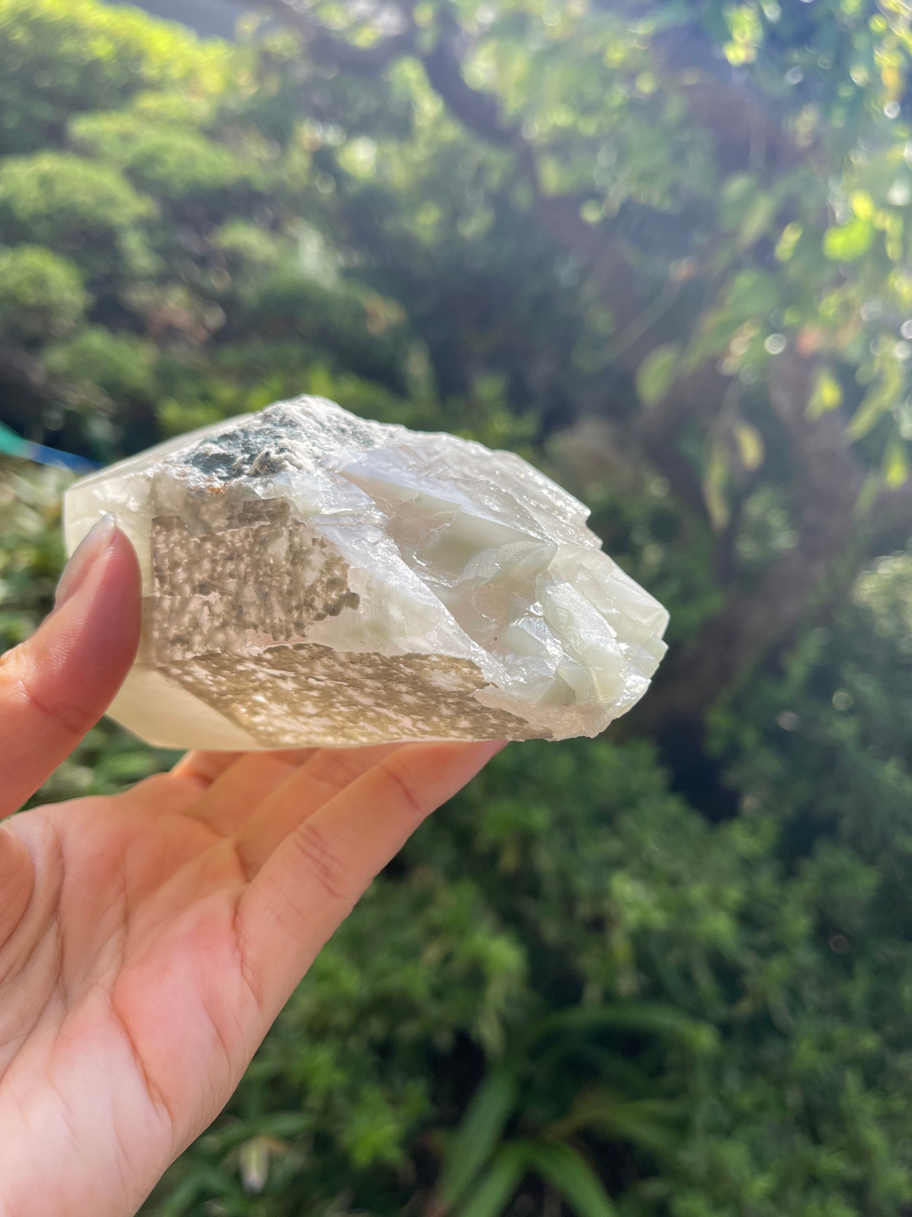 Mt.Roundu white head quartz