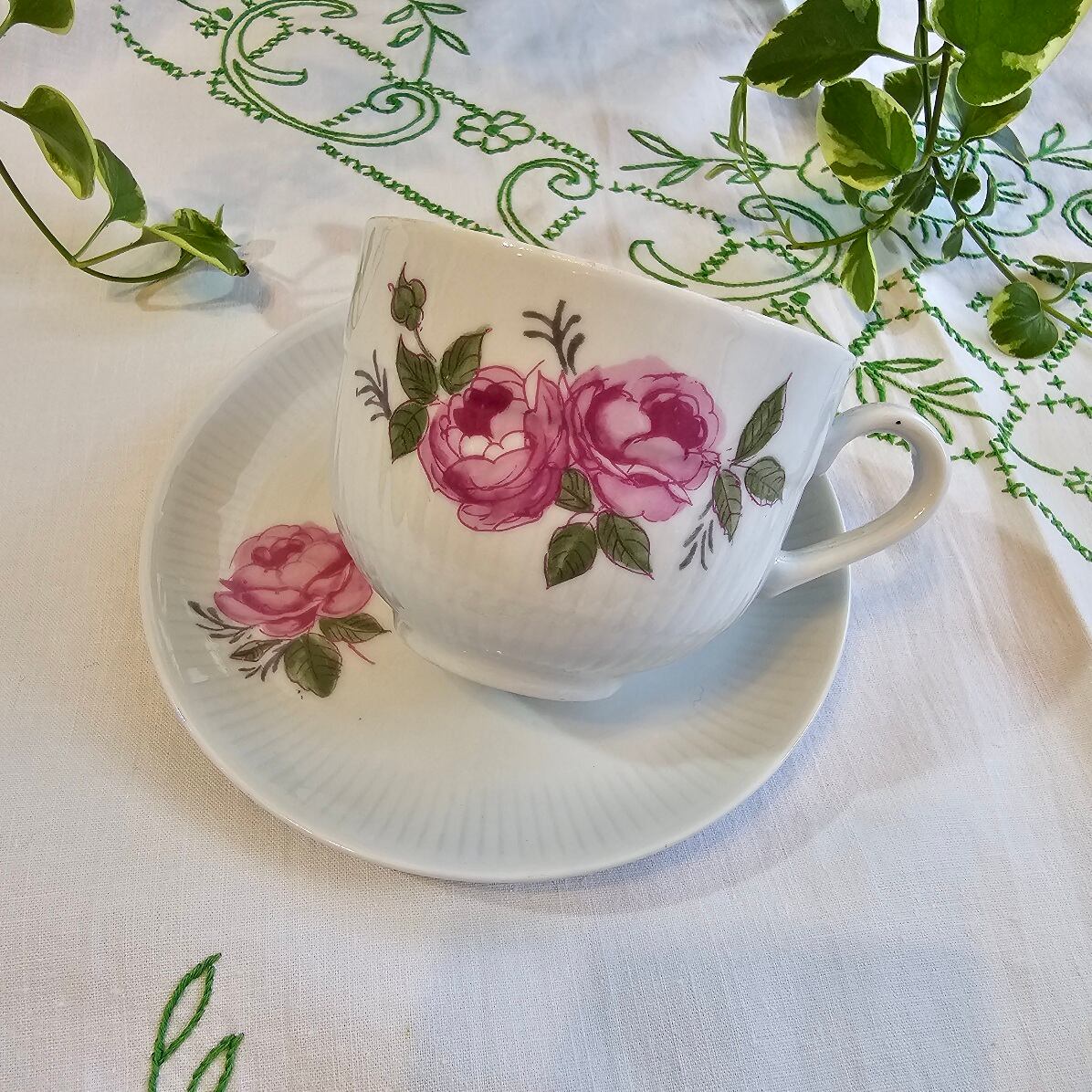 ドイツ KAHLA社 ピンクの薔薇のカップ＆ソーサー | kolbenova