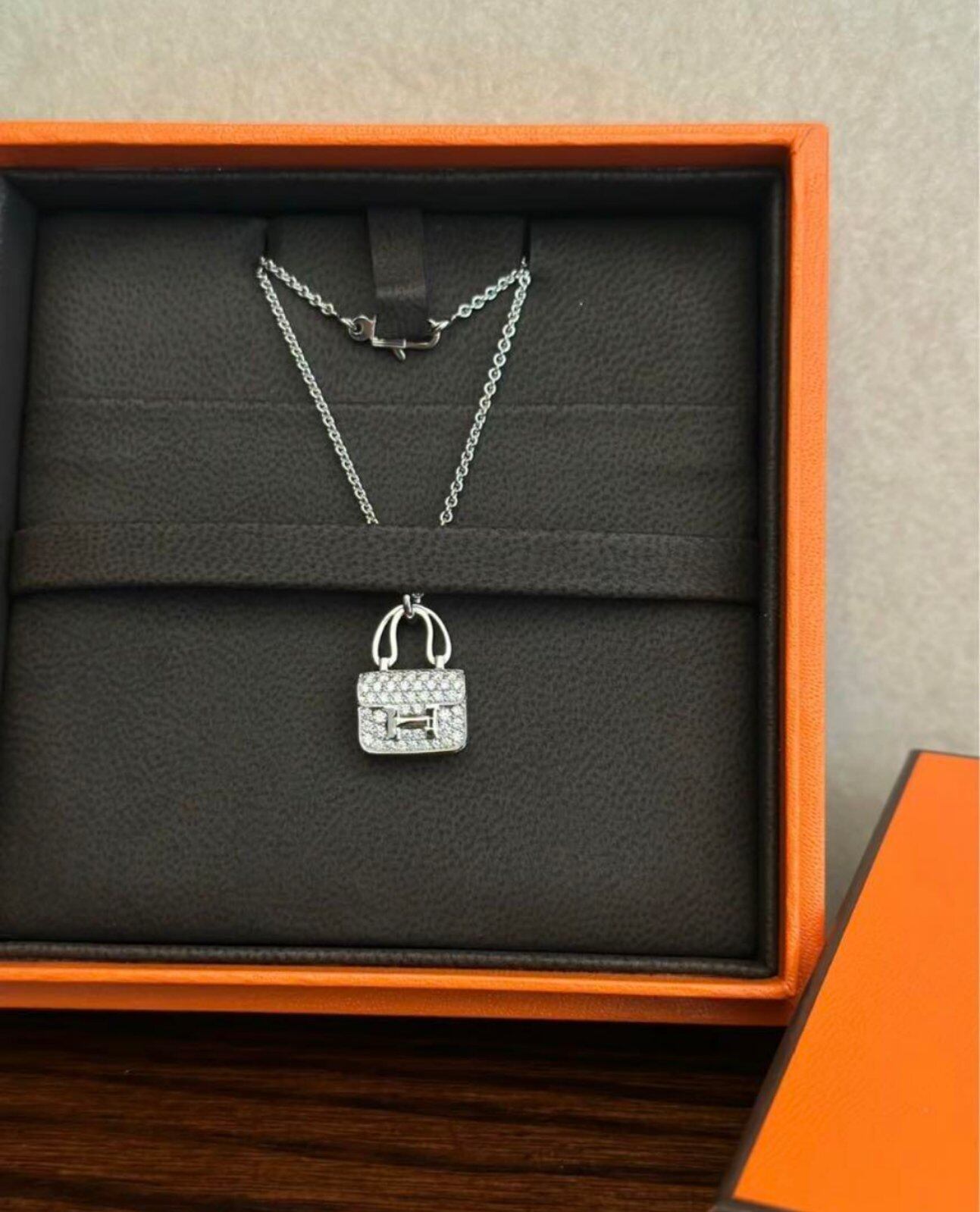 HERMES エルメス ペンダント 《アミュレット》 コンスタンス  