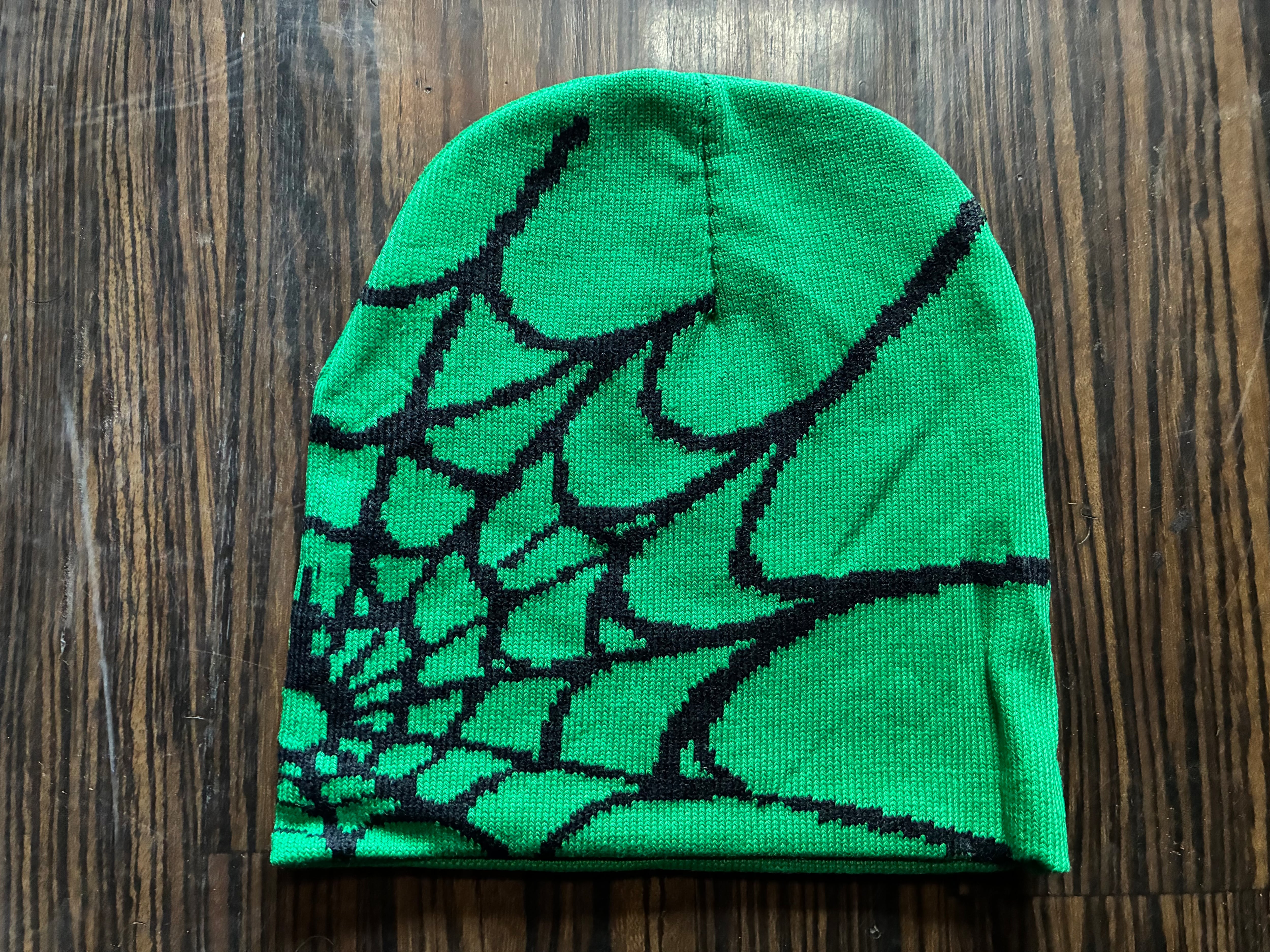 SPIDER BEANIE (BLACK/WHITE) | FANTASTIC