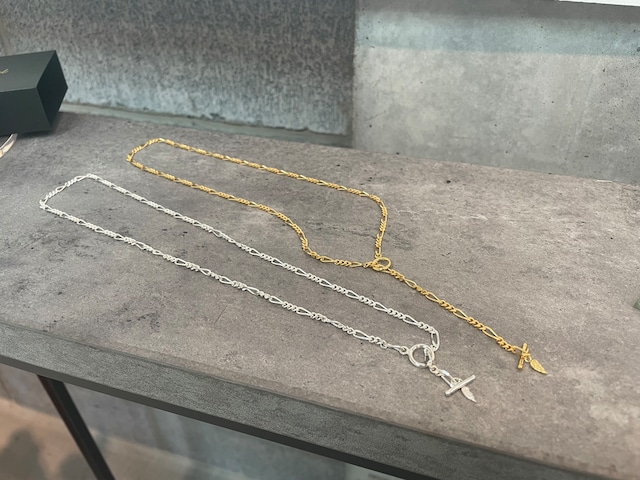 FINE CHAIN NECKLACE