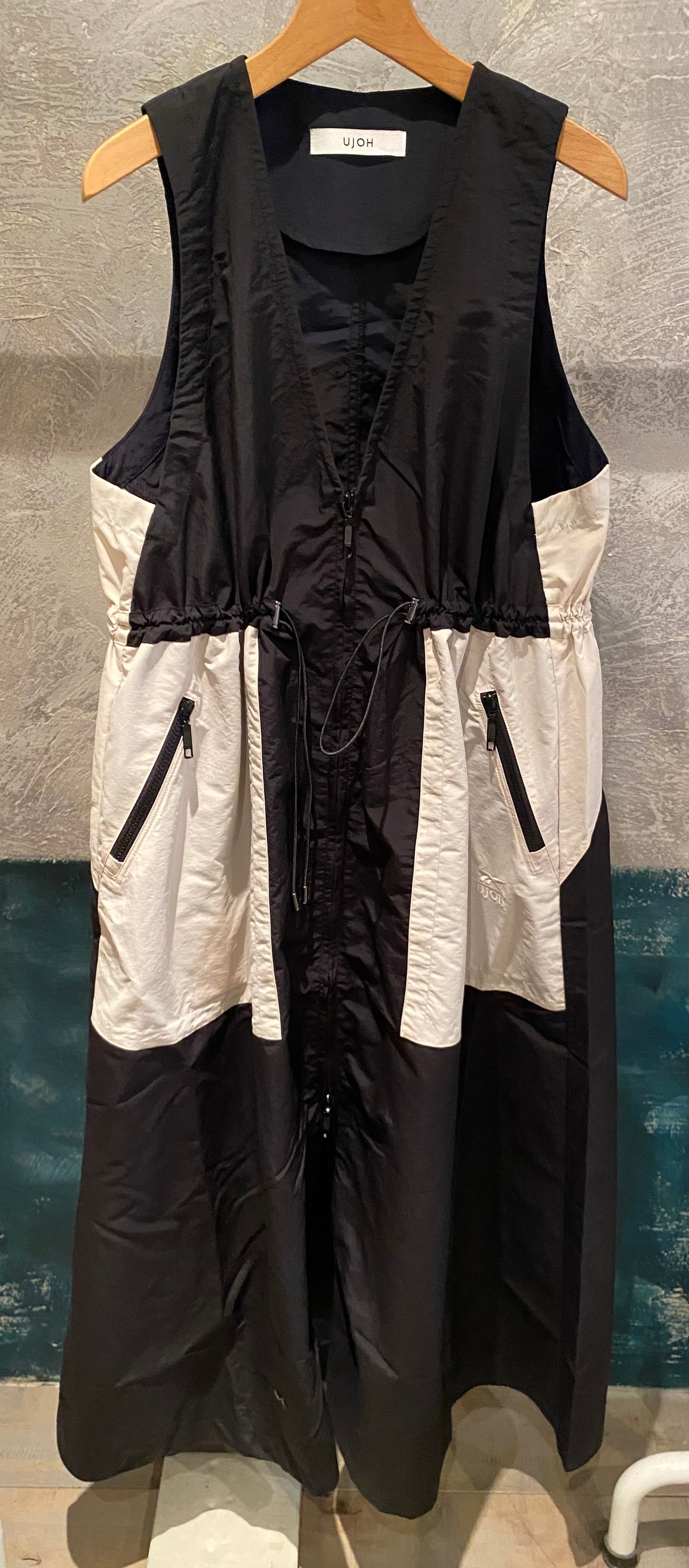 UJOH】Zip Flare Gilet Dress | saumurkyoto