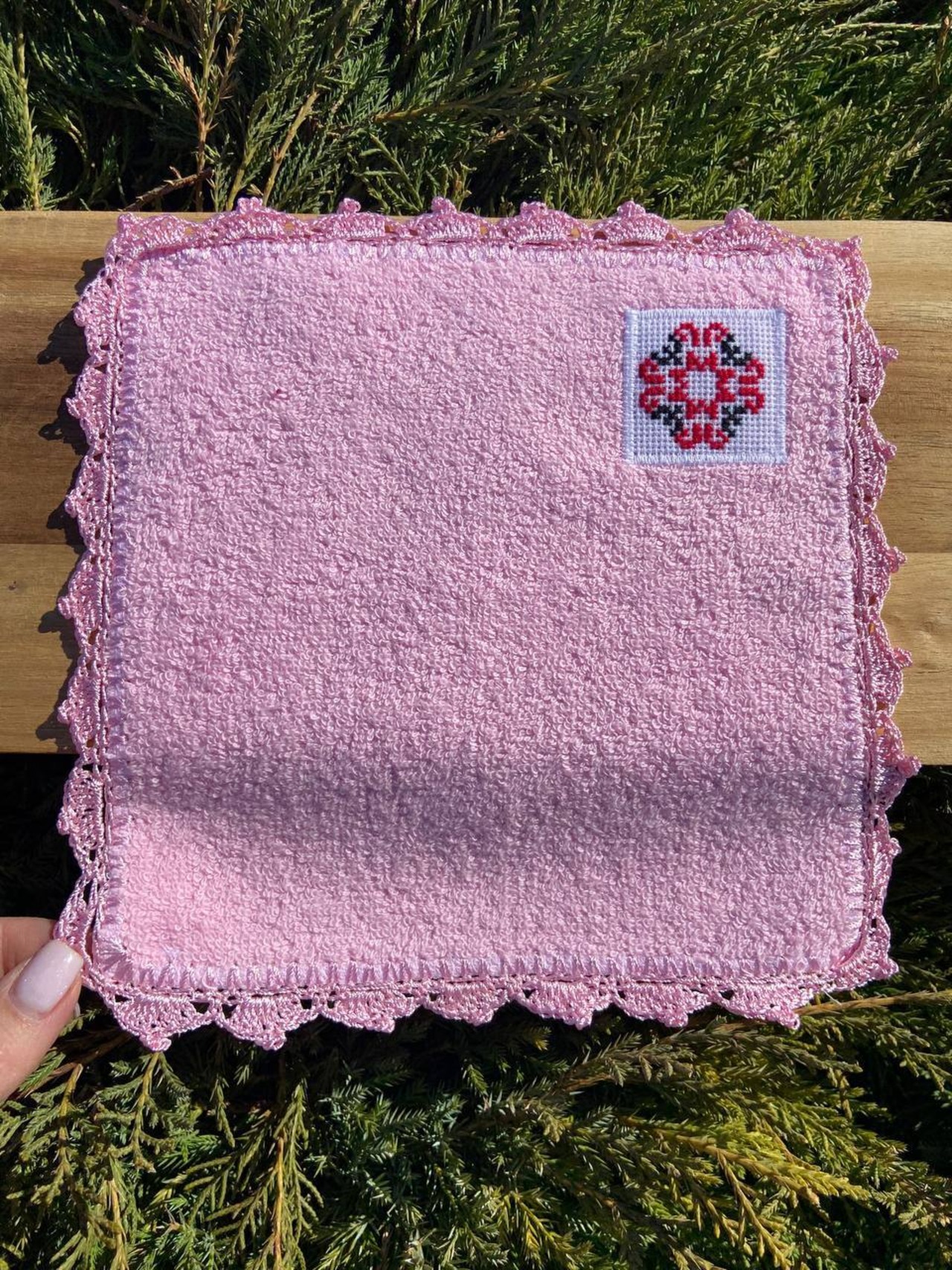 ウクライナ暗号手刺繍入りハンカチー手編みレース  平和　(Мир)　ハンドタオル - 1