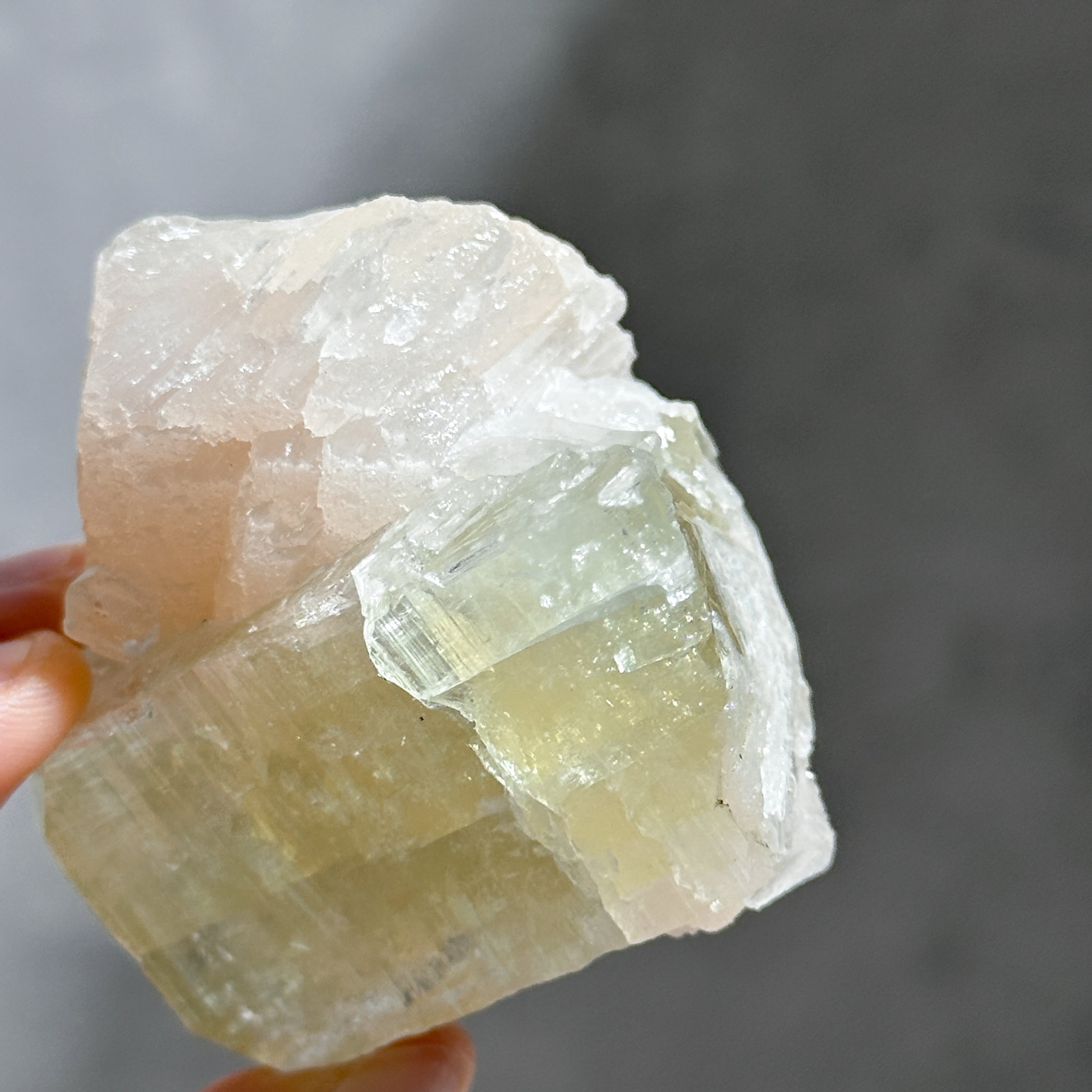 グリーンアポフィライト＆スティルバイト 原石 04 ◇ Green