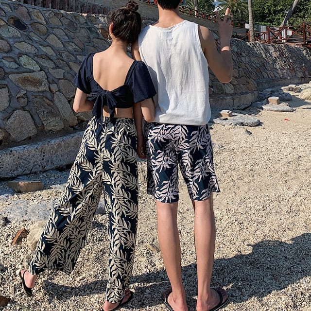 【予約販売】水着 カップル水着 3点セット ペアルック メンズ レディース リーフ柄 ビキニ ワイドパンツ ブラック 黒 海水パンツ ペア水着 恋人 おそろい お揃い M/L/XL