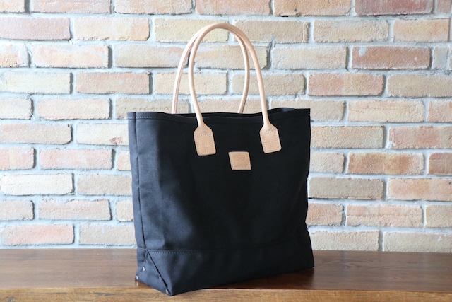 Heritage Leather Company Day Tote: Black / Black