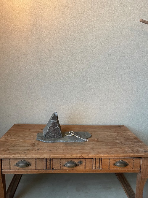 118 石の花器・石の敷台セット