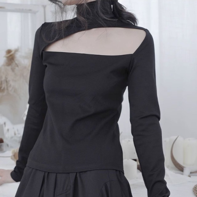 Decolletage cut design tops C0672