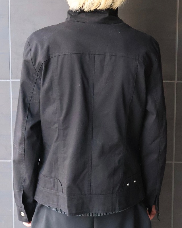 button design zip up blouson
