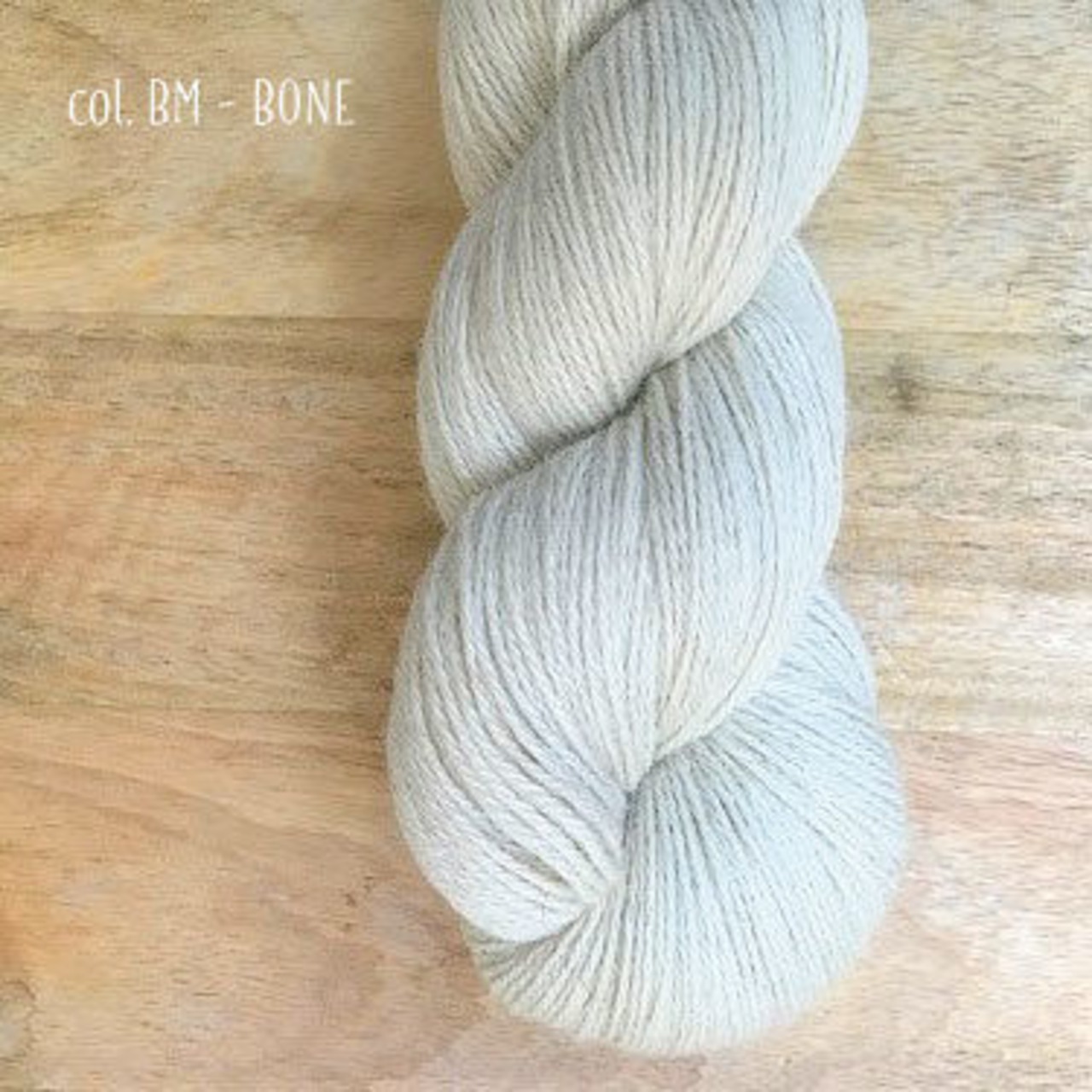illimani 『ECO LLAMA』無染色ベビーリャマ100% Fingering weight100gかせ