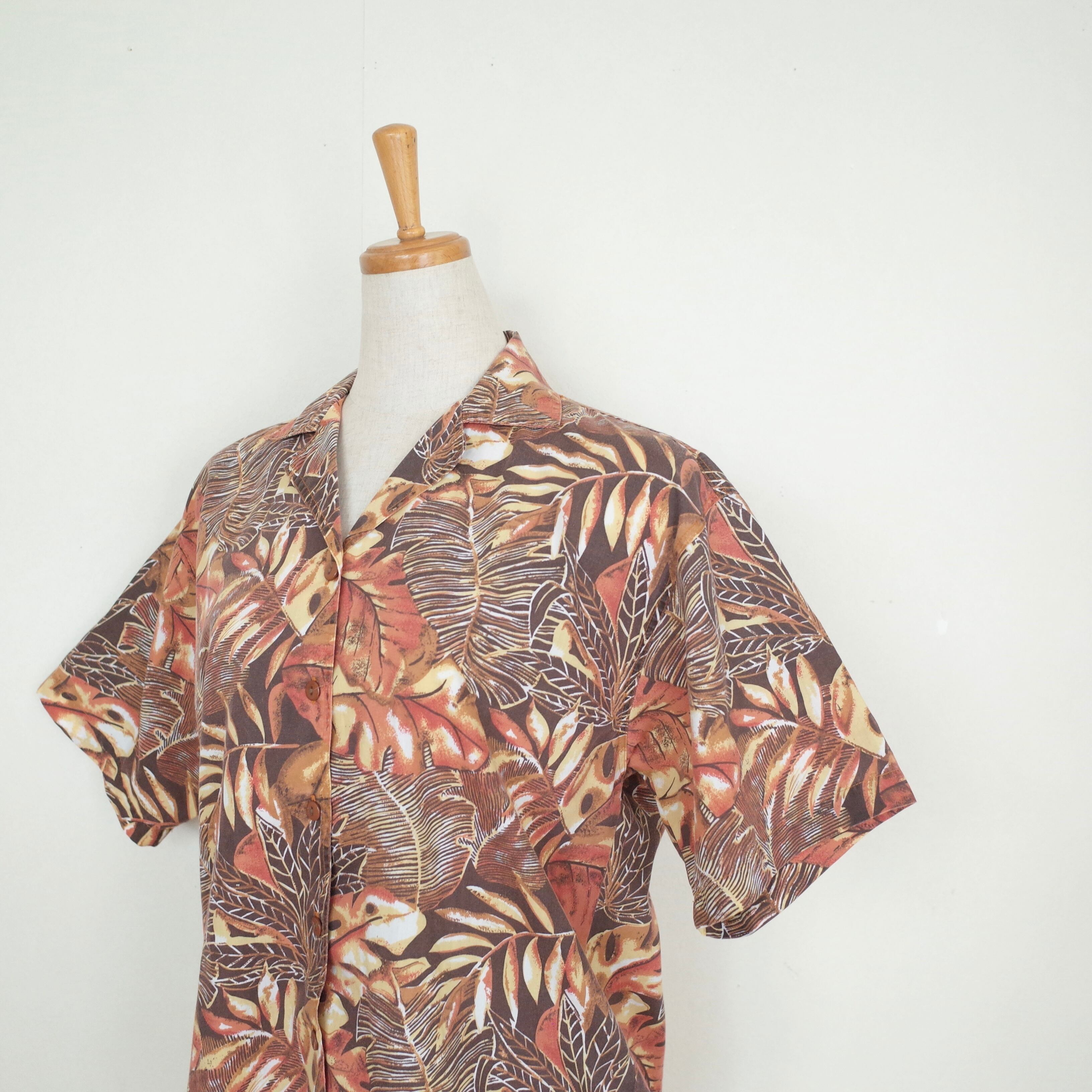Botanical print open collar shirt