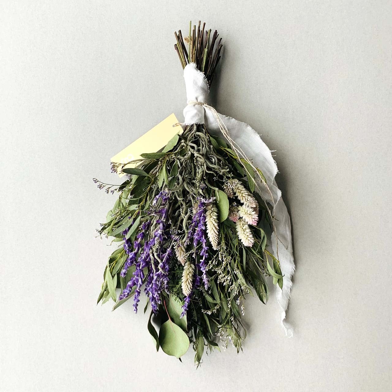 アメジストセージとノゲイトウのドライフラワースワッグ