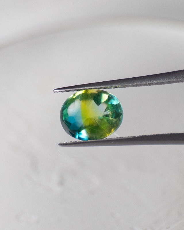バフトップオーバルカット10×8mm #611【硝子の宝石】