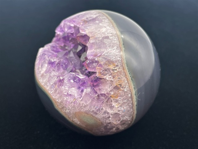 丸玉ジオード（アメジスト）