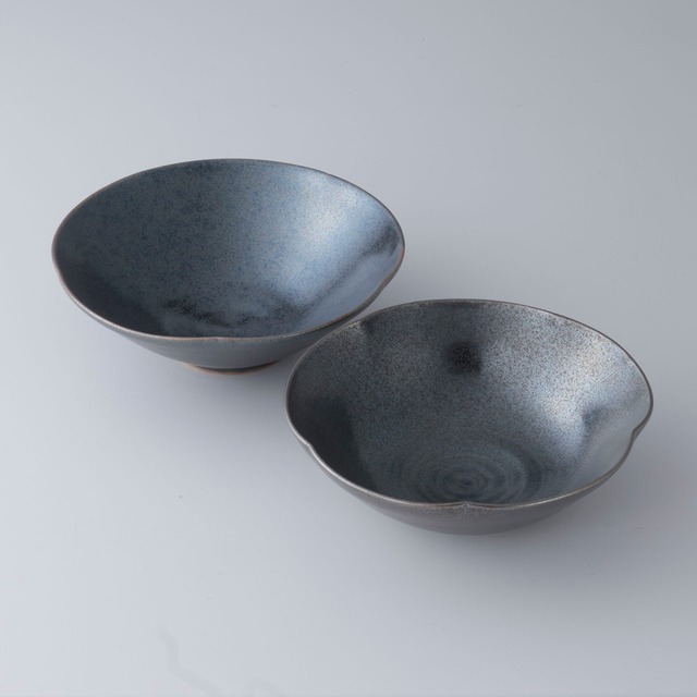 京焼梅型小鉢「 青光・銀銹ペア」Kyo-ware plum shaped small bowls “Blue light/Silver rust”