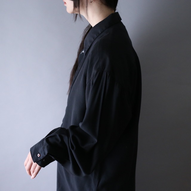 "刺繍" geometry art design over silhouette minimal mode shirt