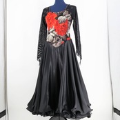 【美品 社交ダンス衣装】ブラック ワンピース ドレス 黒 光沢 赤 レッド 花柄 高級感 フリル レース パーティ 発表会 デモ