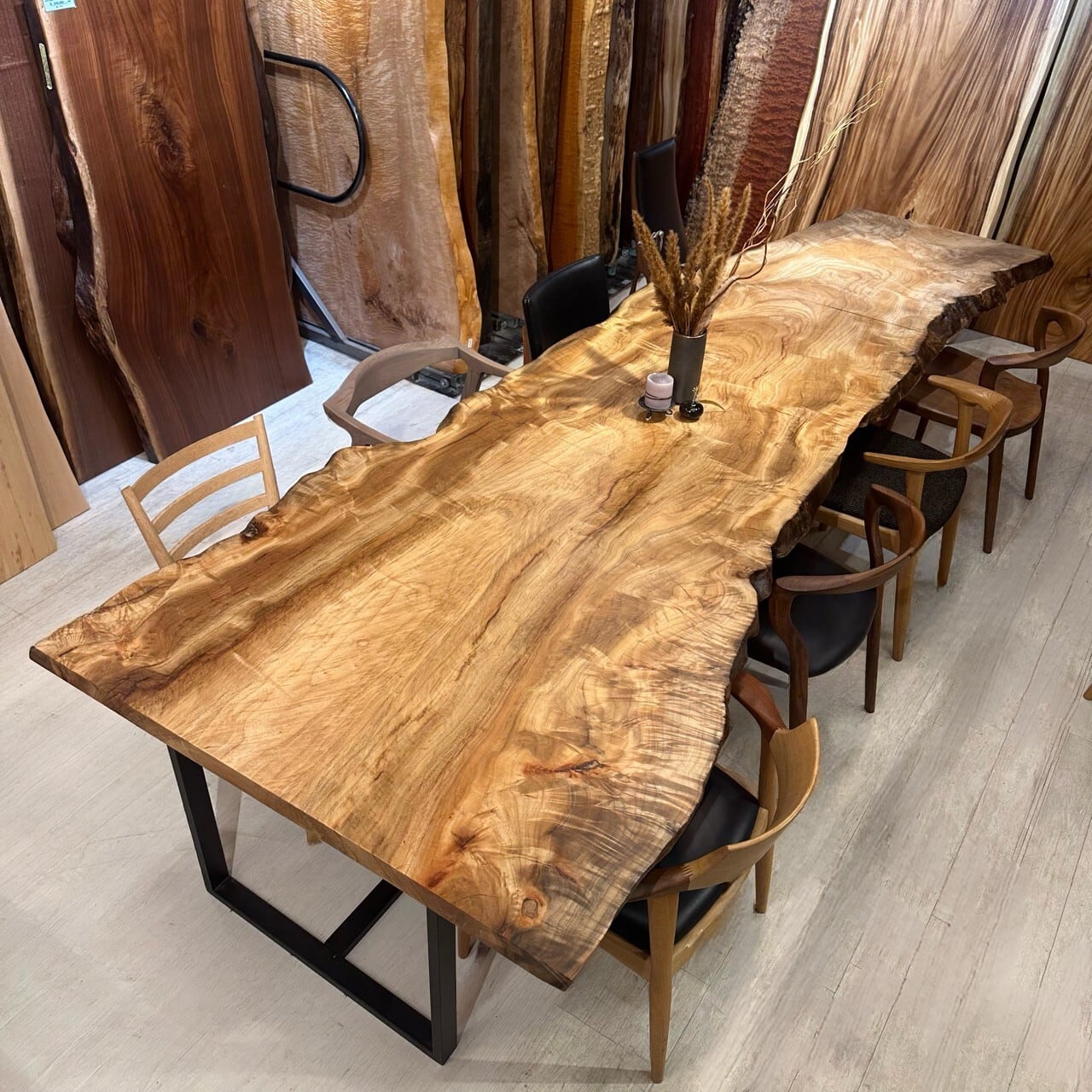 一枚板 ＊ 店舗／樹種で探す | 千年家具 - 一枚板 テーブル専門店