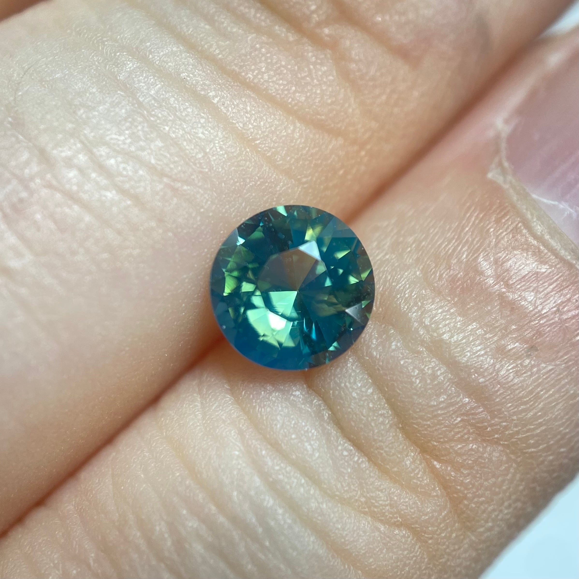 シルキーなバイカラーサファイア