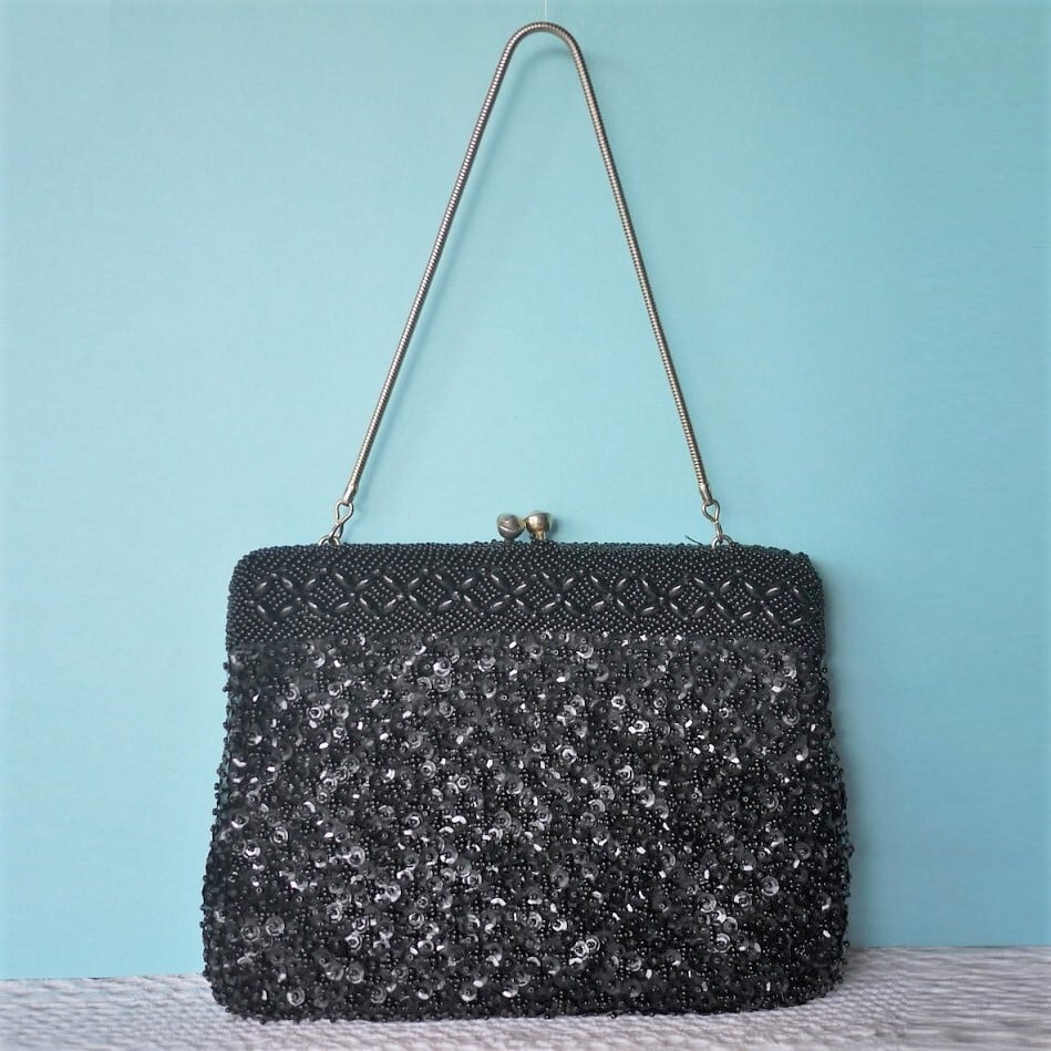 黒のシックなビーズバッグ ドイツヴィンテージ
